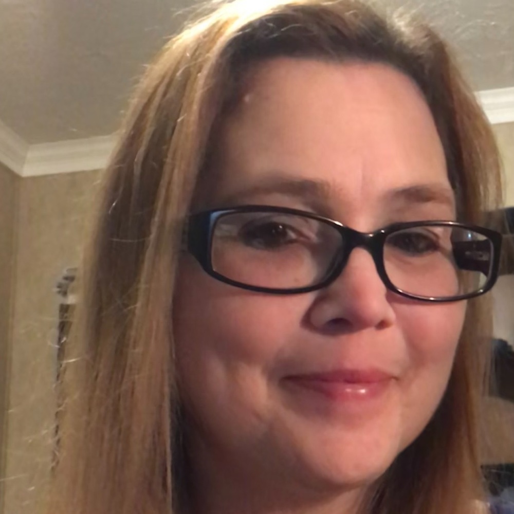 Meet your Posher, Lola